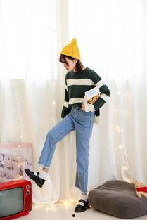 蓝色毛衣吃瓜,揭秘娱乐圈的甜蜜与苦涩