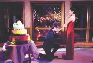 章子怡带孩子边吃瓜视频