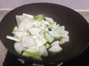 老头吃蒲瓜,一位老者的田园食趣