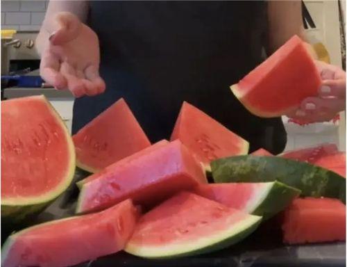 吃瓜美国大学,吃瓜群众中的独特风景  第3张